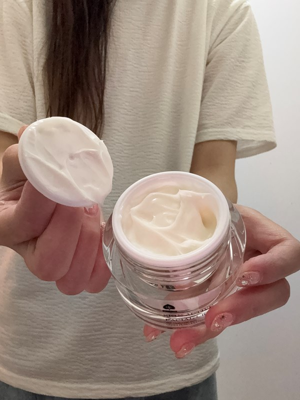 女人知己試用大隊,口碑行銷,部落客行銷,FarmPerilla 賦活修護面霜,自然綠紫蘇,無農藥,清爽不黏膩,滋潤肌膚,一抹有感